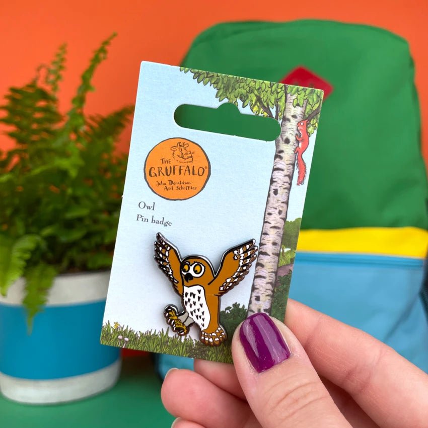 Owl Character Pin Badge / Κονκάρδα Γκρούφαλο Κουκουβάγια - Diavazo Greek Books