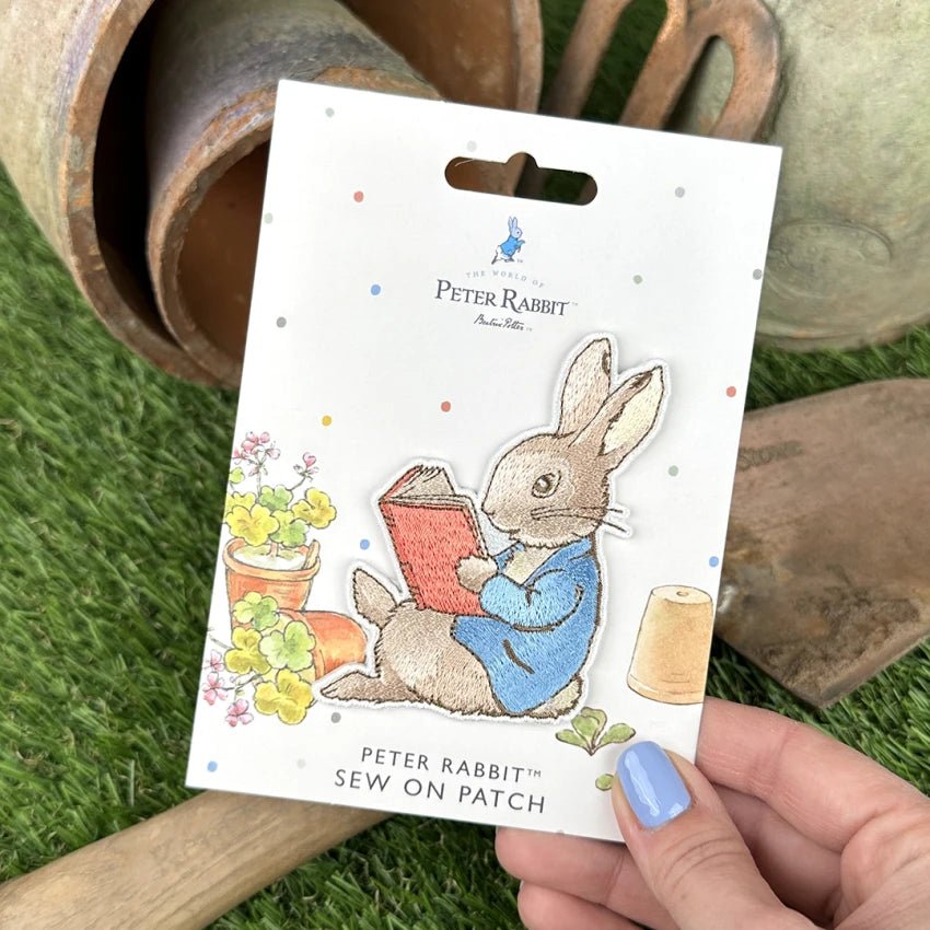 Peter Rabbit Reading Sew / Iron On Patch - Diavazo Greek Books