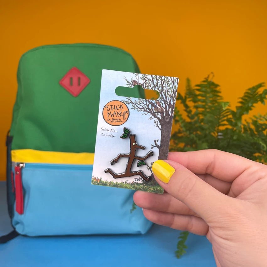 Stick Man Character Pin Badge / Κονκάρδα Ξυλαράκης - Diavazo Greek Books