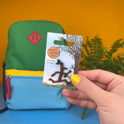 Stick Man Character Pin Badge / Κονκάρδα Ξυλαράκης - Diavazo Greek Books
